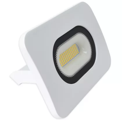   TRACON RSMDLF30 Fehér SMD fényvető 30W, 4000K, IP65, 220-240V AC, 2700lm, EEI=F